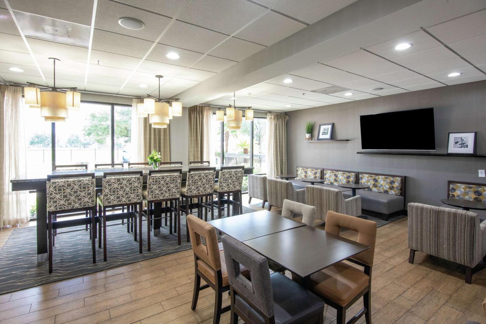 Hampton I-10 West-energy Corridor Hotel 3*